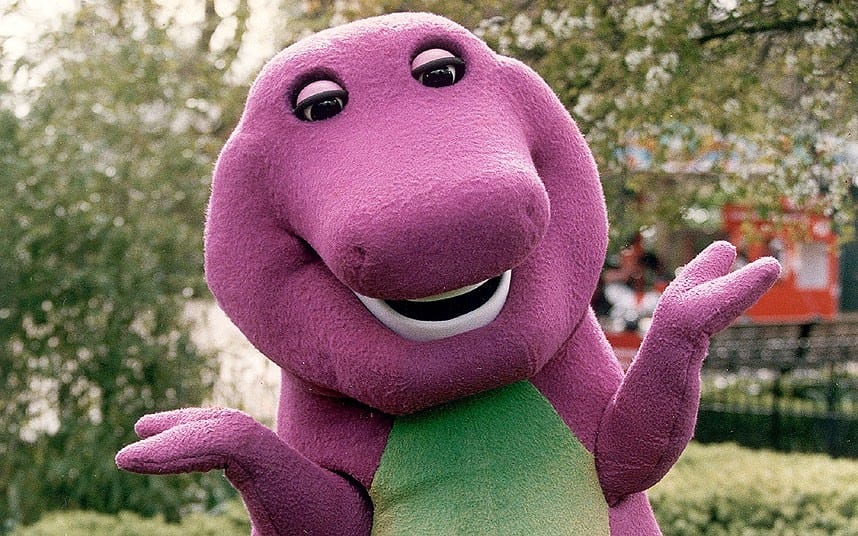 Mira a Barney y sus amigos interpretar el famoso "Hater" de B.I.G.