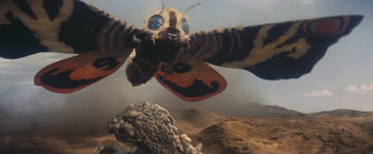 La maravilla surrealista de Godzilla contra Mothra (1964)