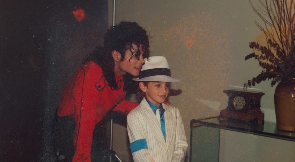 Dejando Neverland Trailer insinúa los horrores de Michael Jackson