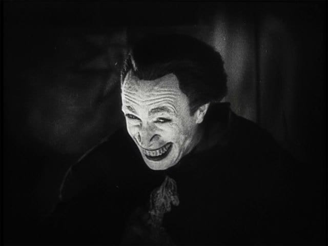 El hombre que se ríe: la película de payaso aterrador que inspiró al comodín