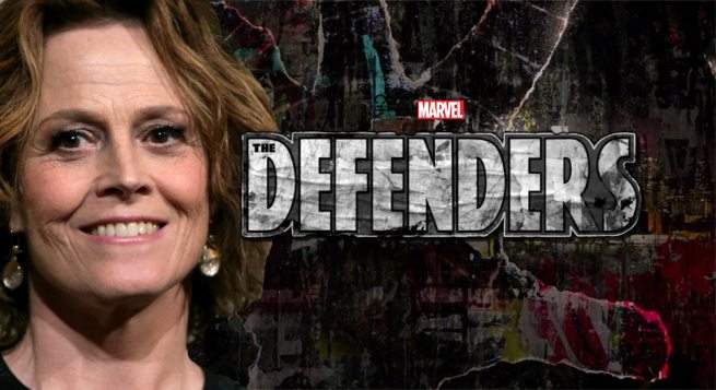 El personaje de Sigourney Weaver es bastante normal en el set de "The Defenders"