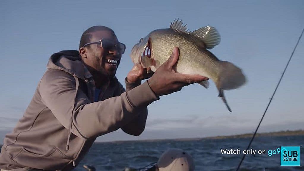 El hip-hop se encuentra con la pesca en "Breaking Bass"