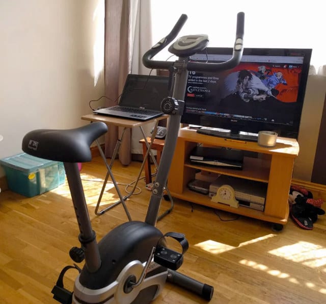 Sistema de ejercicio que requiere que pedalees para transmitir Netflix